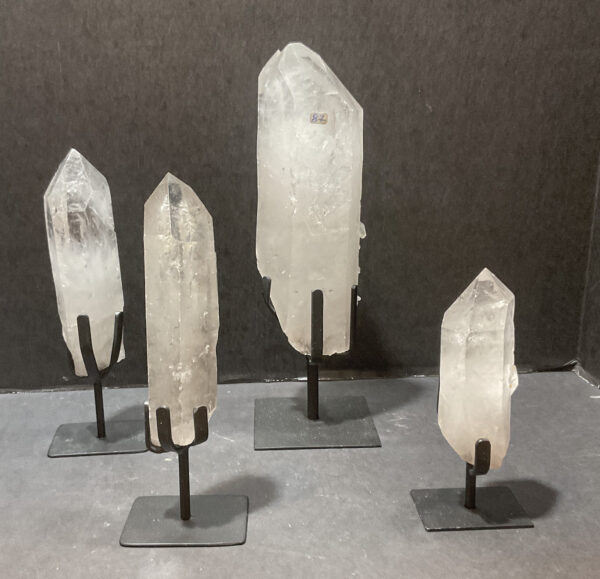 Crystal Point w/ Metal Stand